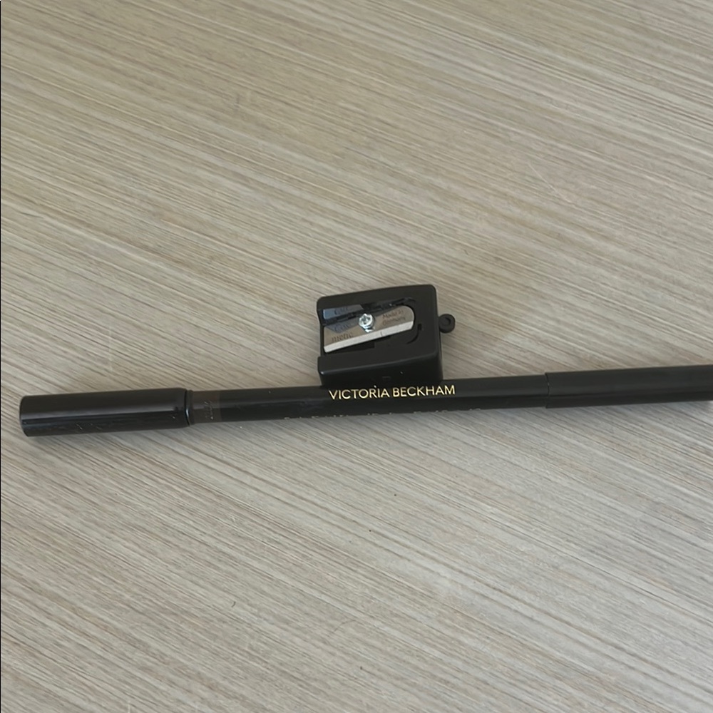 Victoria Beckham very dark brown Eyeliner with Sharpener